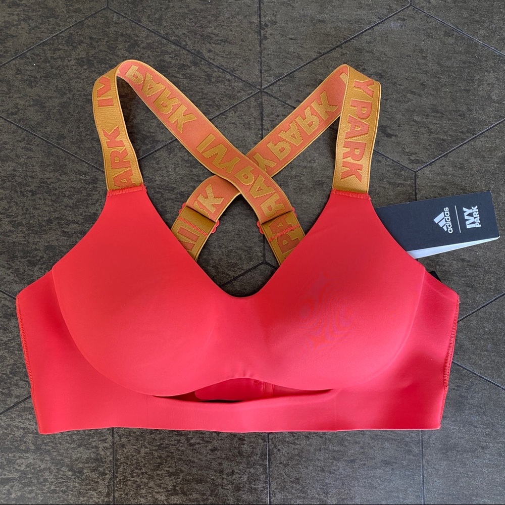 NWT IVY PARK x Adidas Drip 2 cutout sports bra